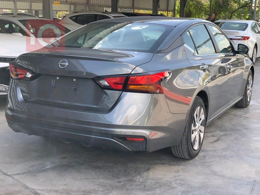 نيسان ألتيما